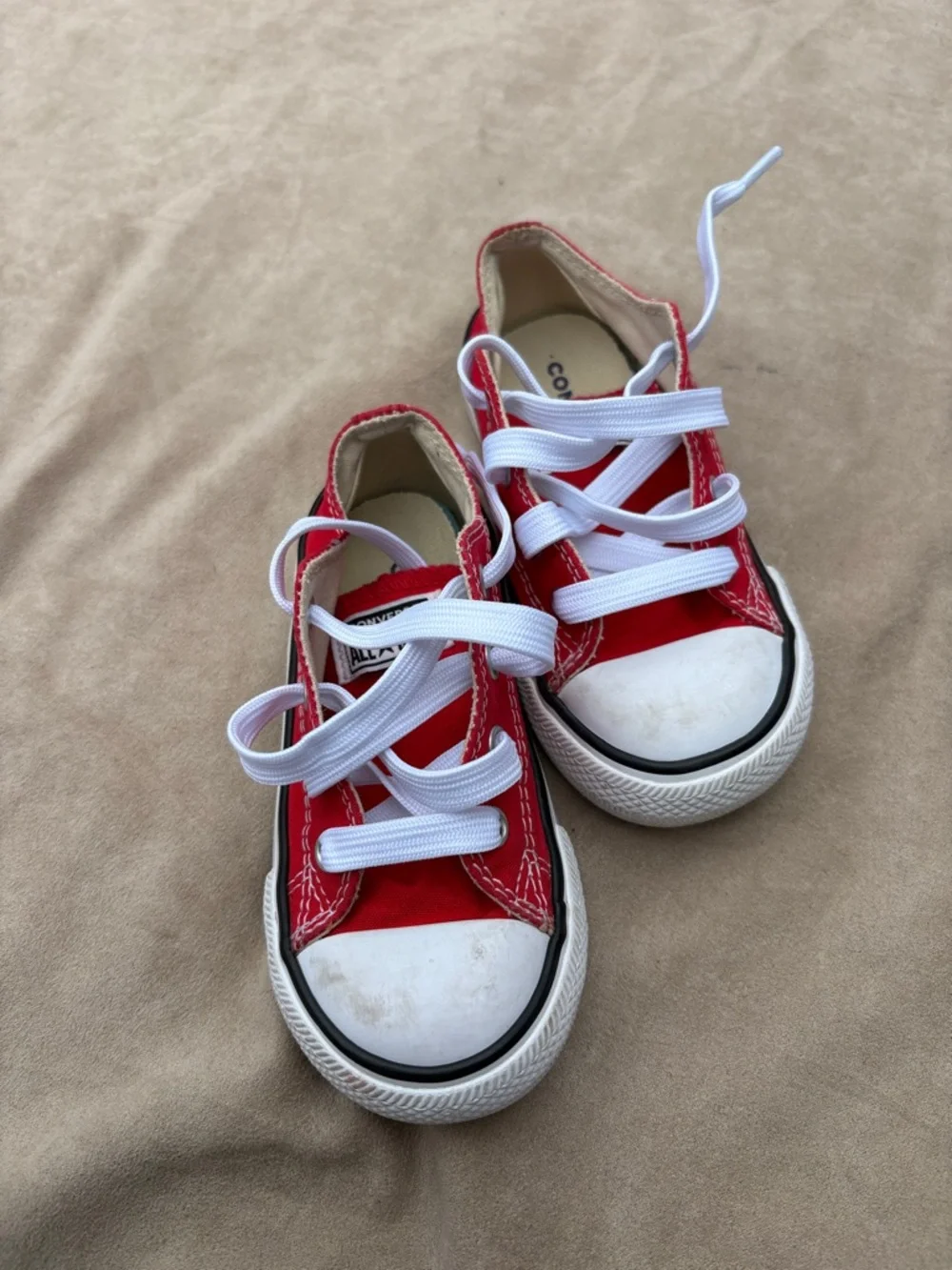 ⭐Chuck Taylor Converse All Star Madison Low Top Sneaker - Unisex Toddler 7 - Picture 2 of 5